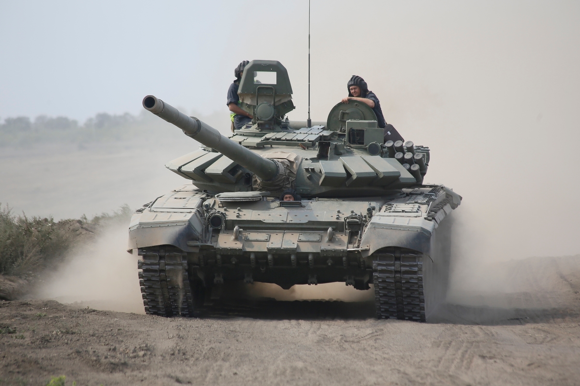 Украинская артиллерия уничтожила российский танк T-72Б3 (видео)